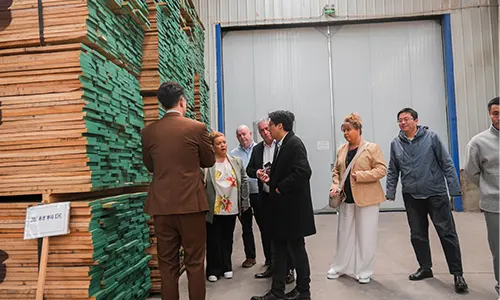 customer-visiting-furniture-production-workshop